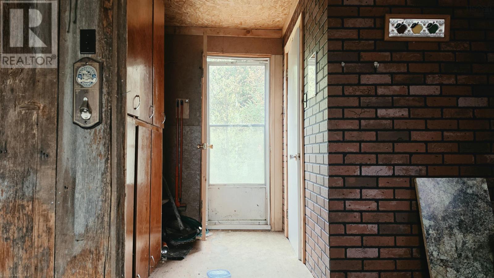 105 Evergreen Road - 9