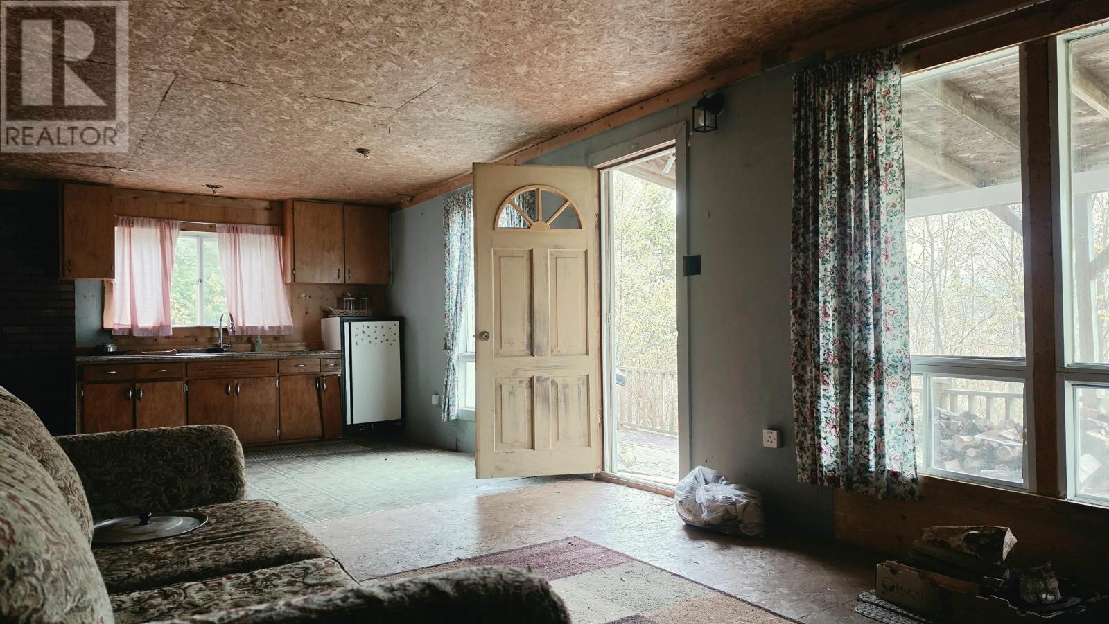 105 Evergreen Road - 7