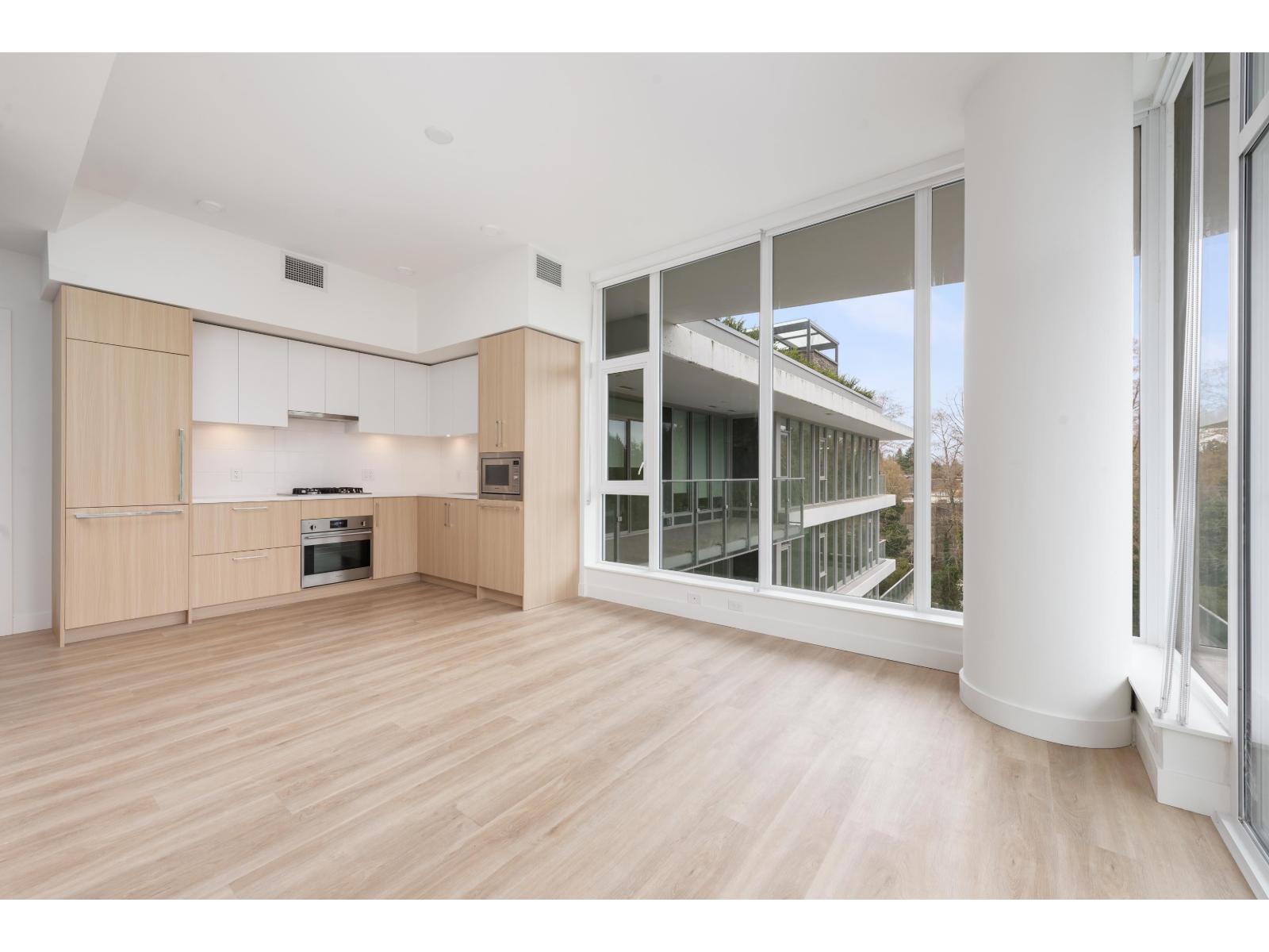 309 9675 KING GEORGE Boulevard - main photo