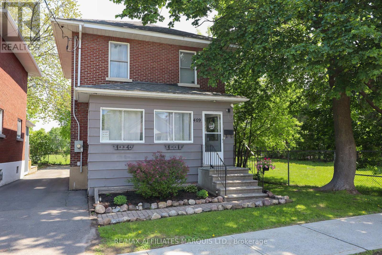 409 MARLBOROUGH STREET N - 1