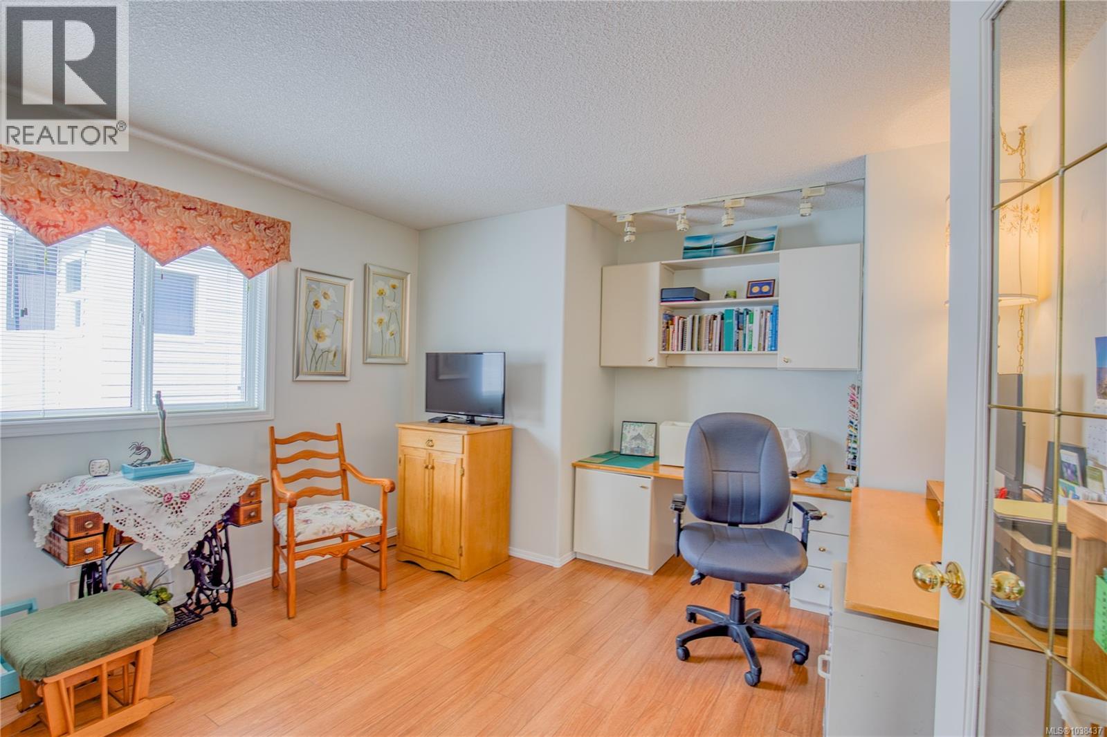 3896 King Arthur Dr - 5