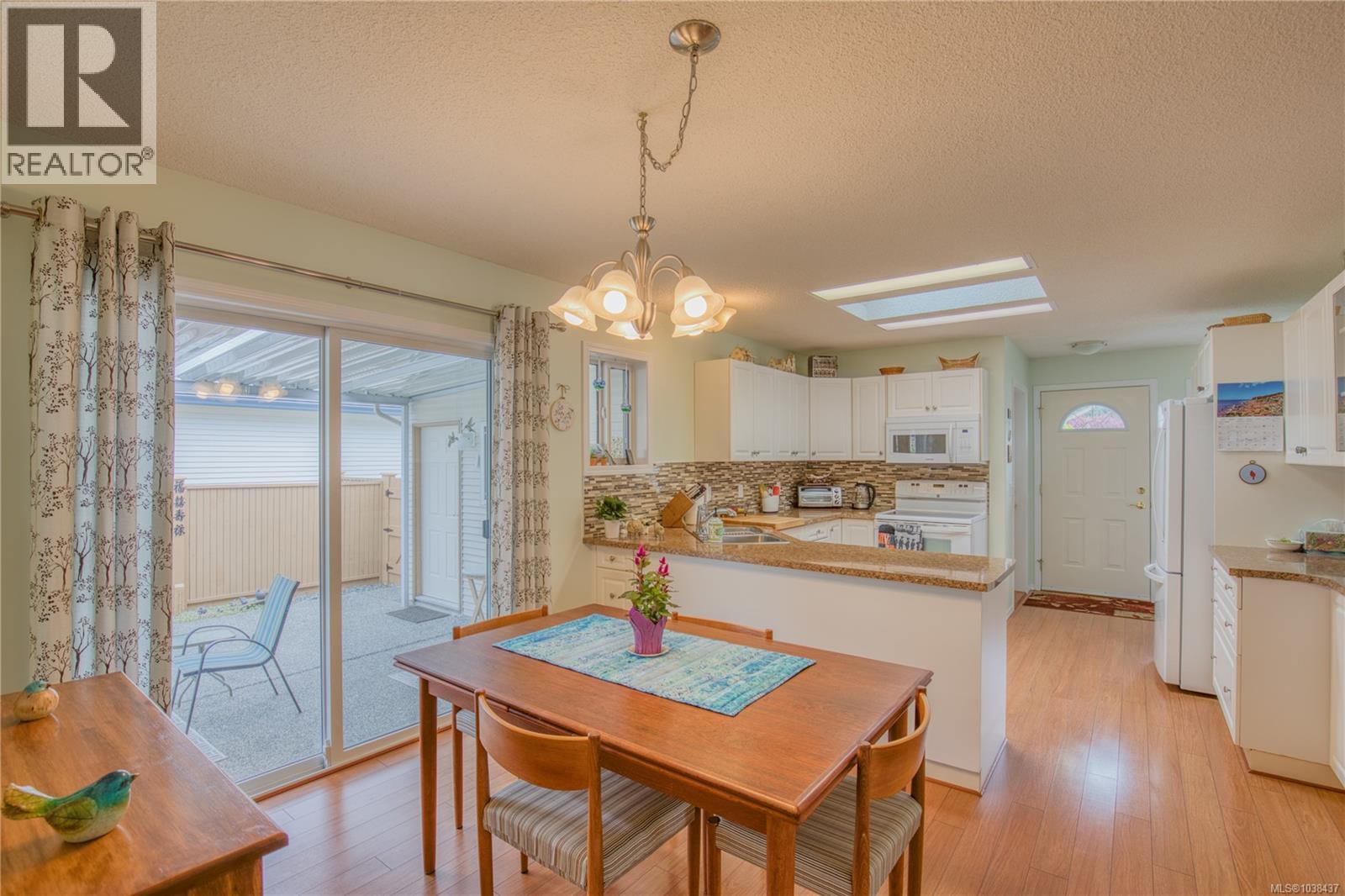 3896 King Arthur Dr - 7