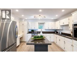 1277 Charter Hill Drive, Coquitlam, BC V3E1P1 Photo 11