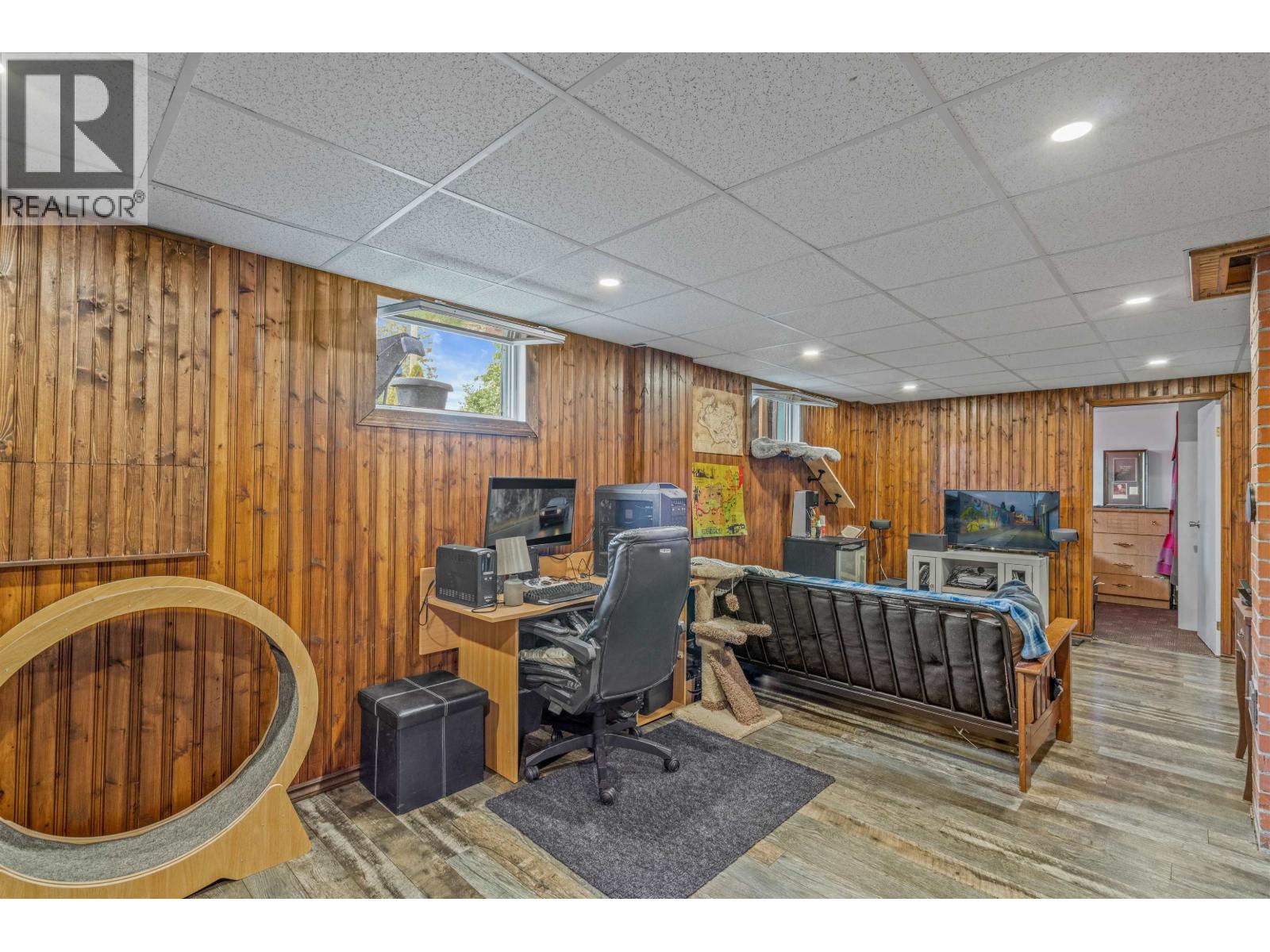 393 IRWIN STREET - 13
