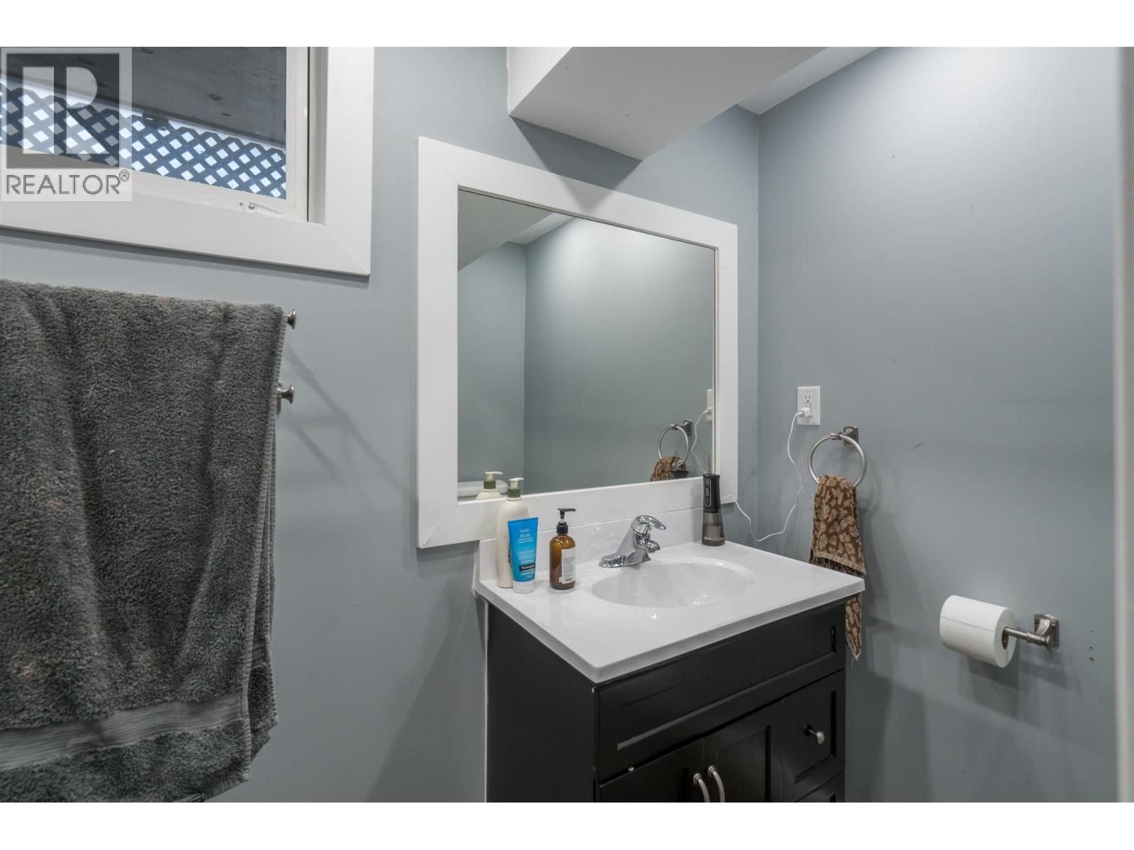 393 IRWIN STREET - 17