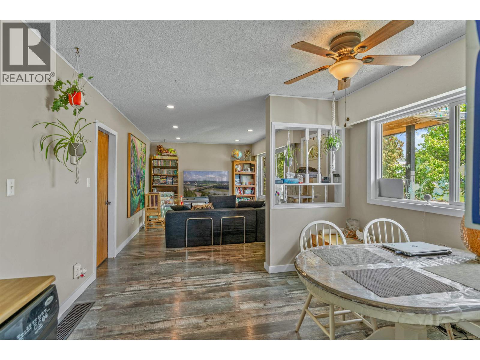 393 IRWIN STREET - 8
