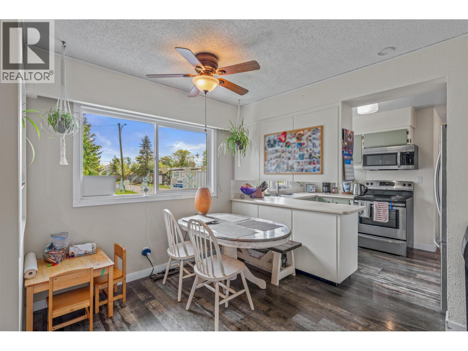 393 IRWIN STREET - 9