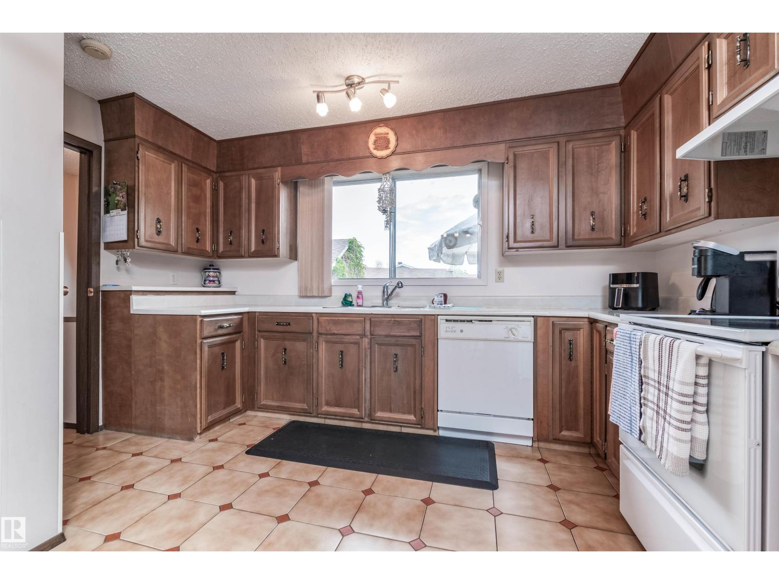 15811 119 ST NW - 11