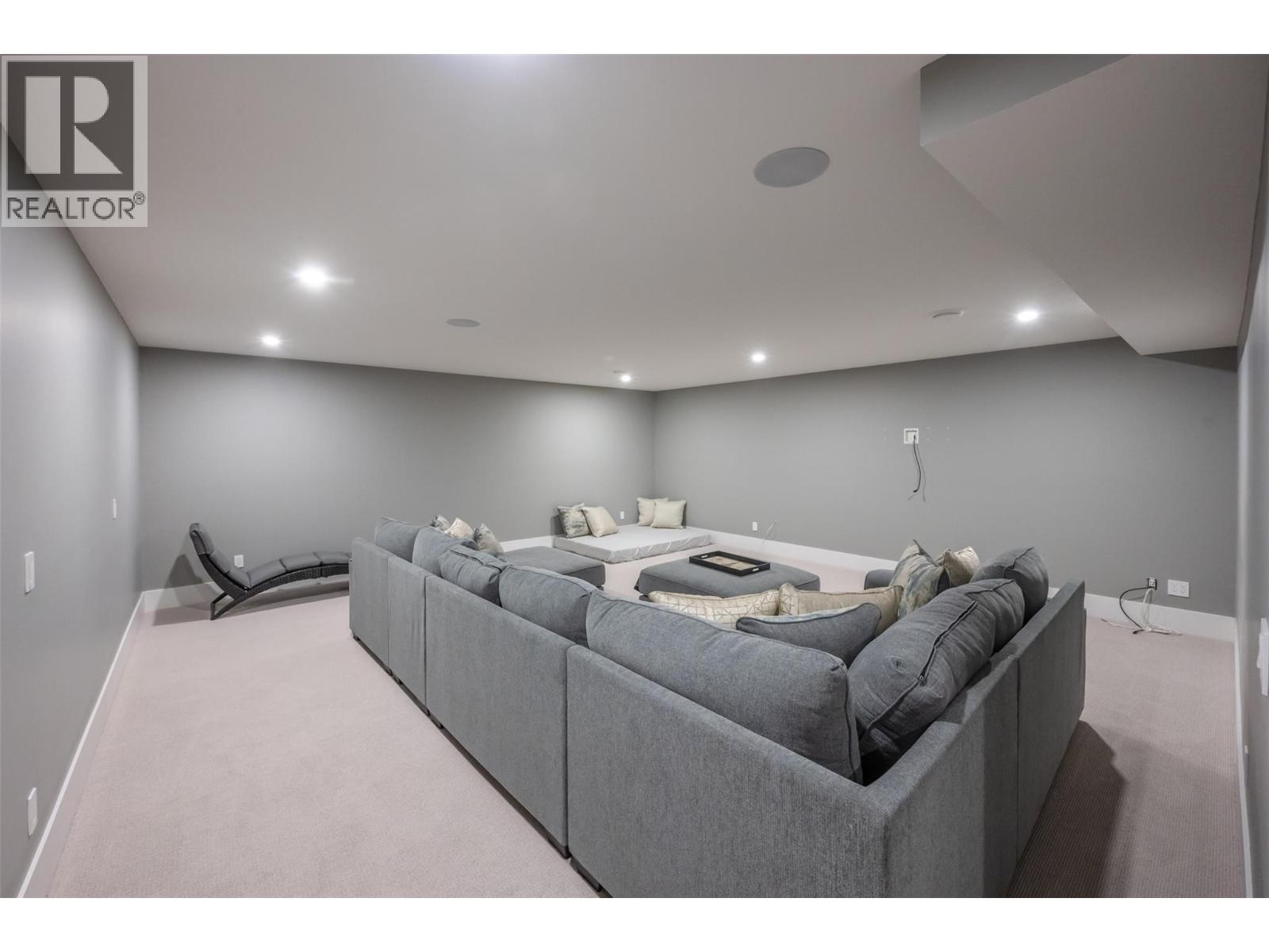 2776 Hawthorn Drive - 67