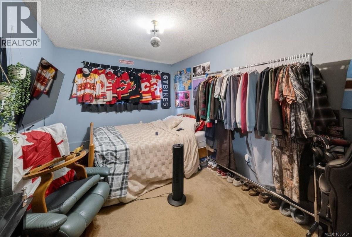 891 Admirals Rd - 2