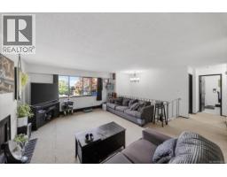 891 Admirals Rd, Esquimalt, BC V9A2P1 Photo 25