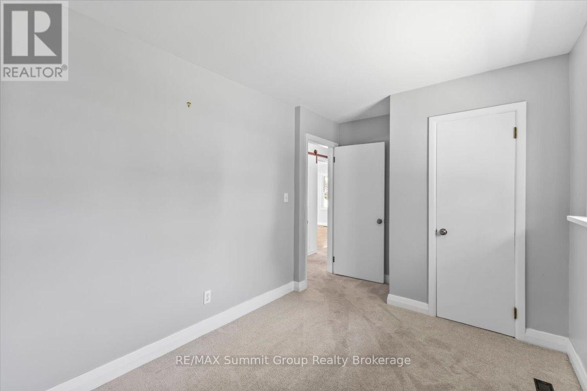 162 MAIN STREET E - 13