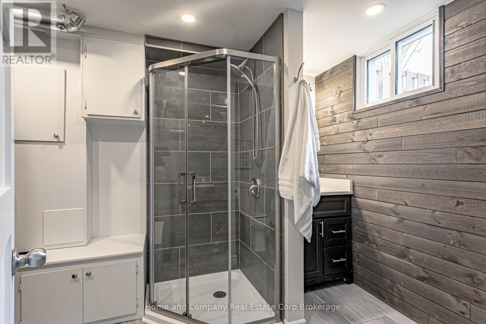 292 REDFORD CRESCENT - 20