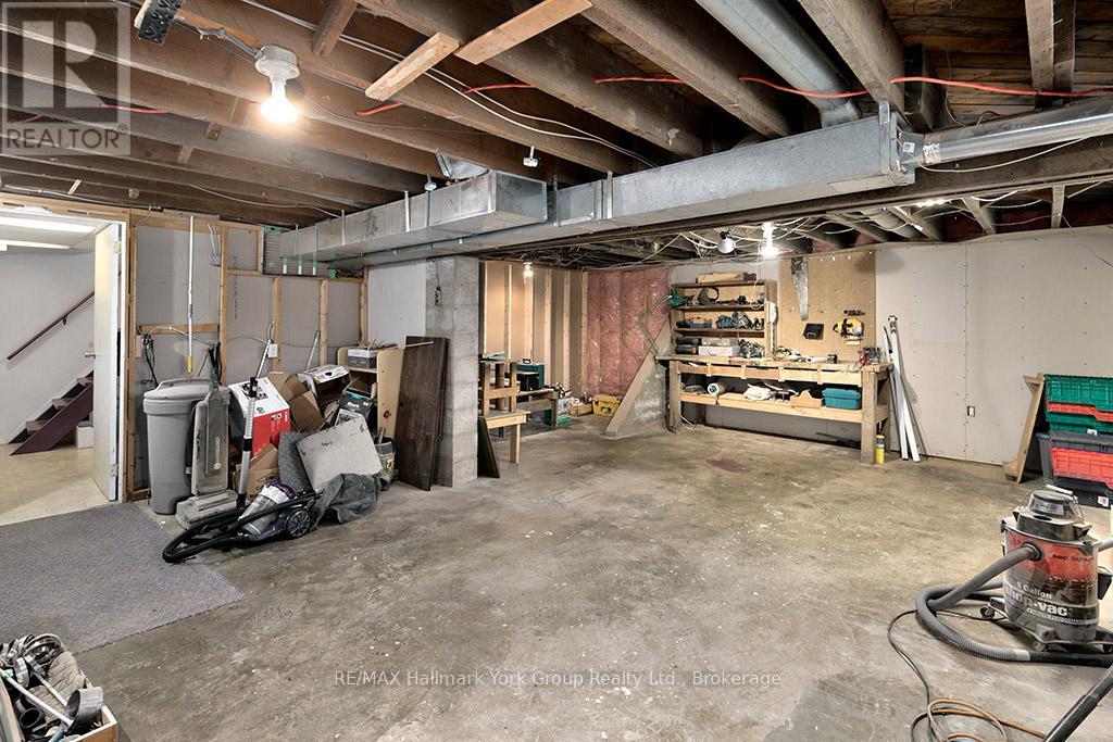 88 GRAY AVENUE - 20