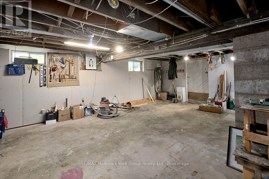 88 GRAY AVENUE - 21