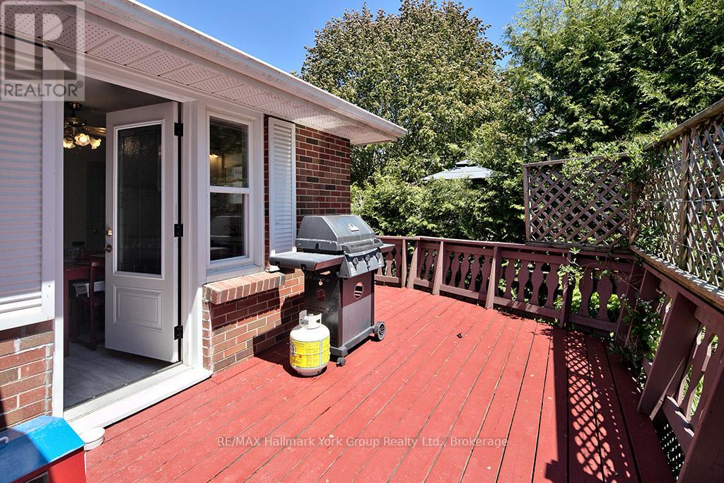 88 GRAY AVENUE - 22