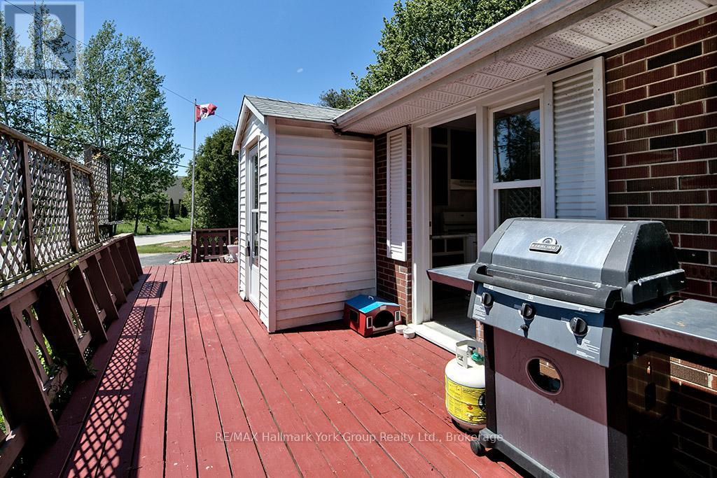 88 GRAY AVENUE - 23