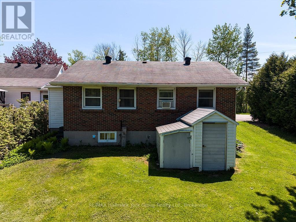 88 GRAY AVENUE - 24