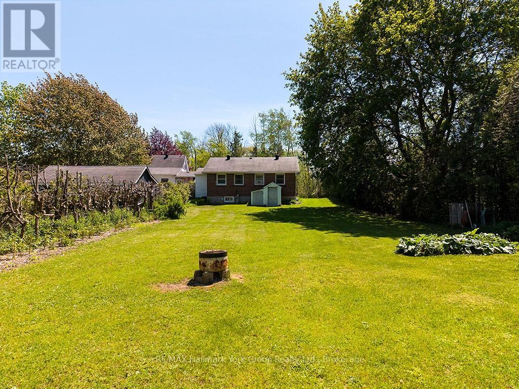 88 GRAY AVENUE - 30