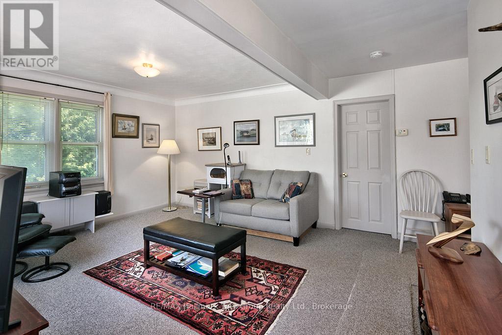 88 GRAY AVENUE - 6