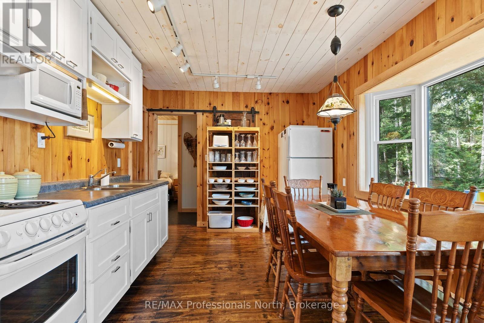 54261 BIG HAWK EAST SHORE - 11