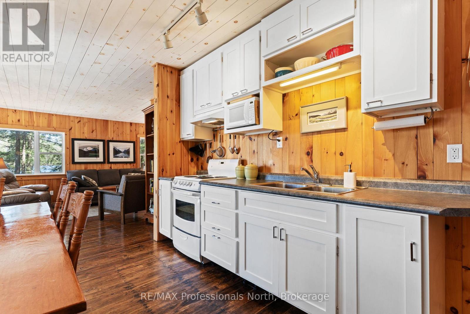 54261 BIG HAWK EAST SHORE - 12