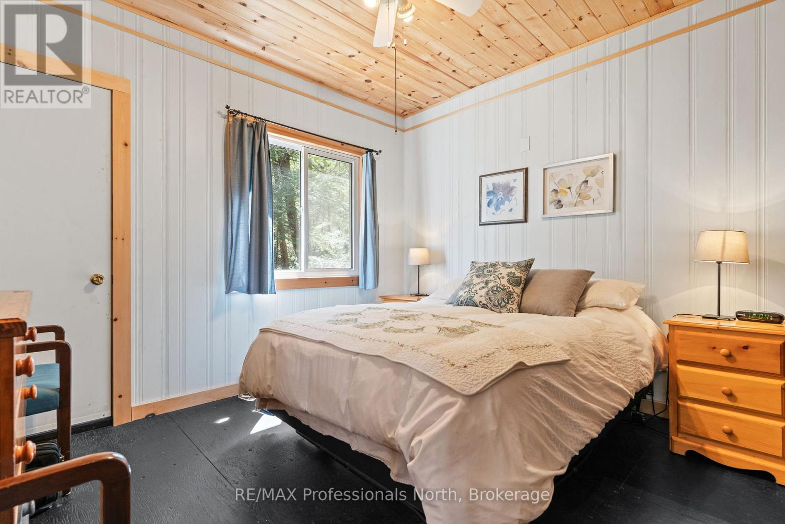 54261 BIG HAWK EAST SHORE - 16