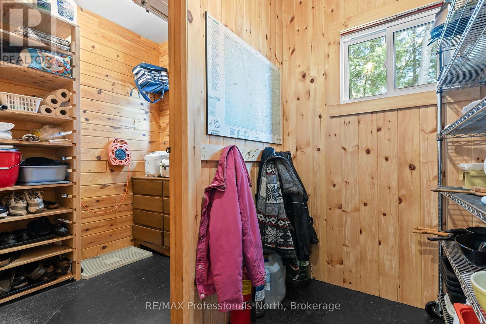 54261 BIG HAWK EAST SHORE - 17