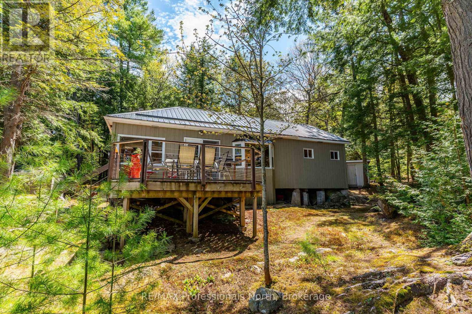 54261 BIG HAWK EAST SHORE - 24
