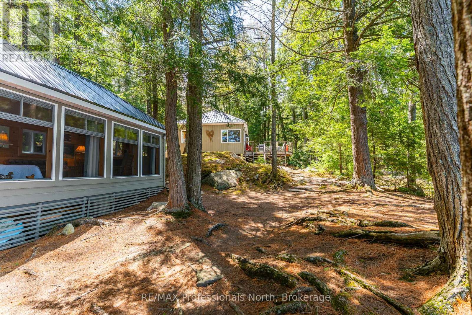 54261 BIG HAWK EAST SHORE - 31