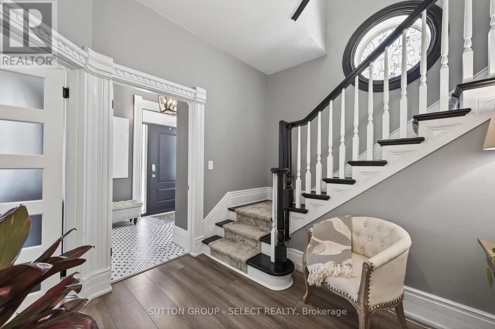 28 WELLINGTON STREET - Image 3