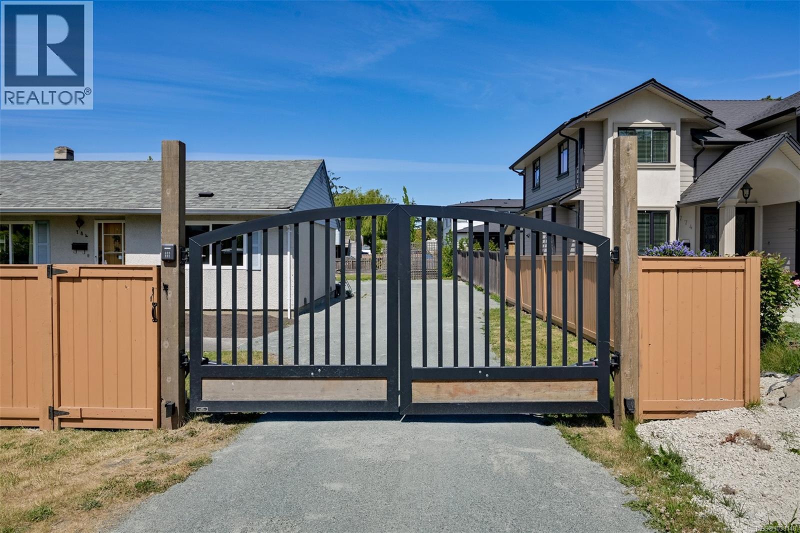 784 Snowdrop Ave - 1