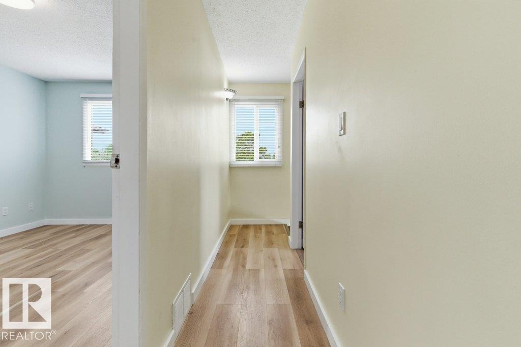 13279 47 ST NW - 22