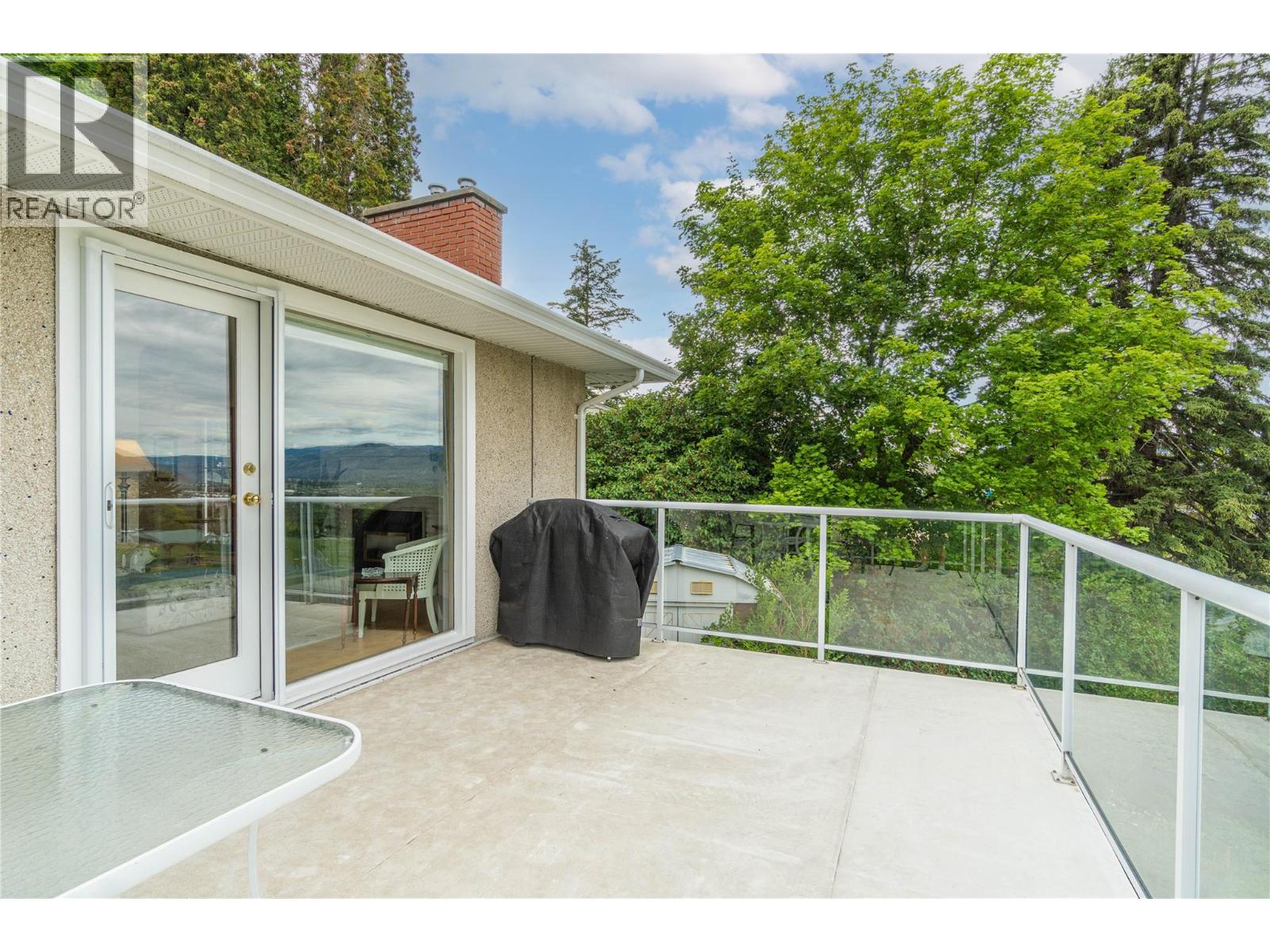 718 FRASER Crescent - 13