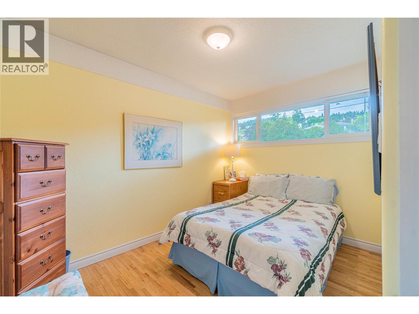 718 FRASER Crescent - 9