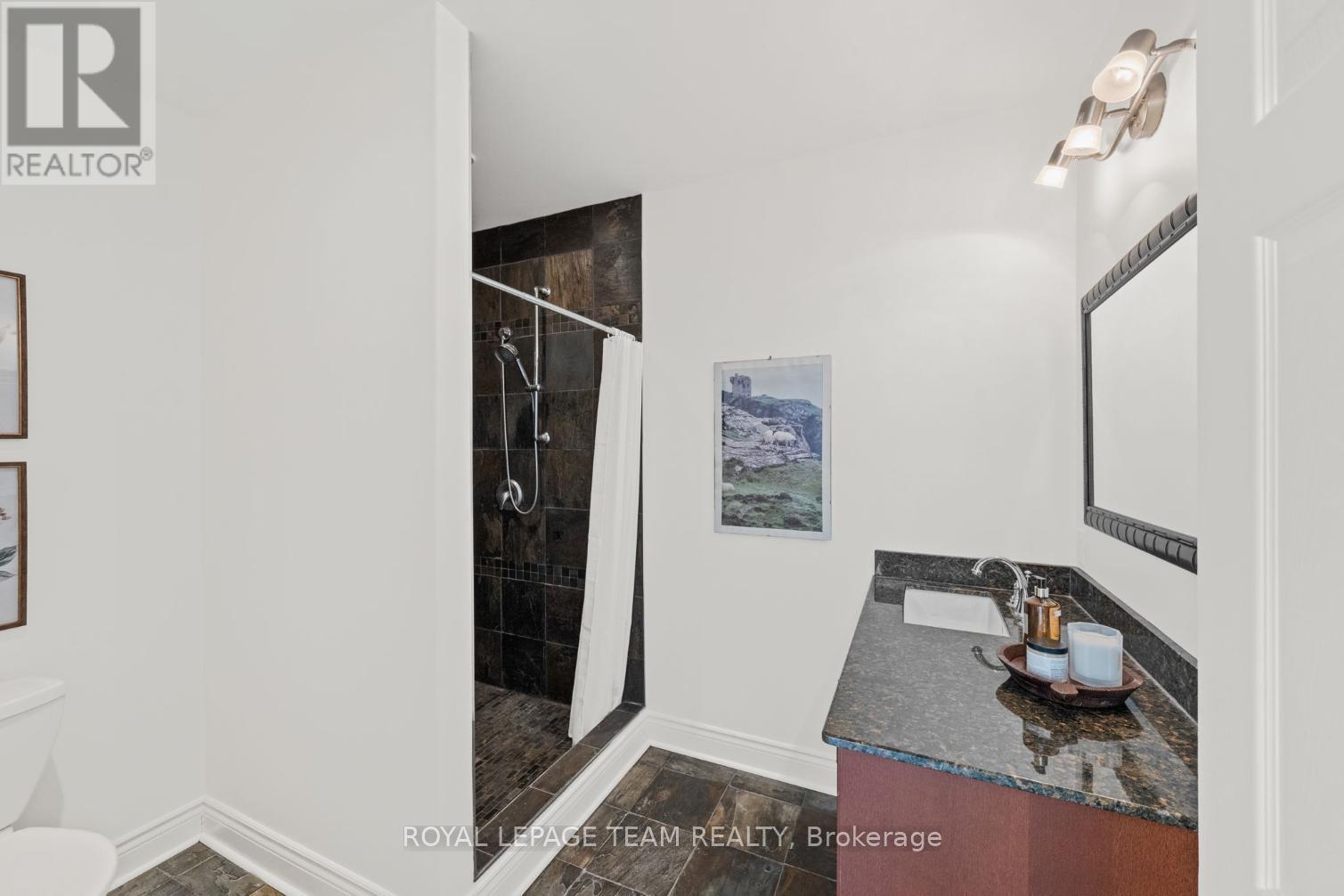 6043 KNIGHTS DRIVE - 37