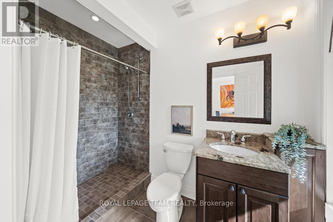 6043 KNIGHTS DRIVE - 40