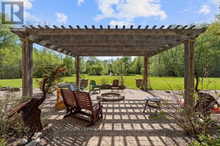 6043 KNIGHTS DRIVE - 44