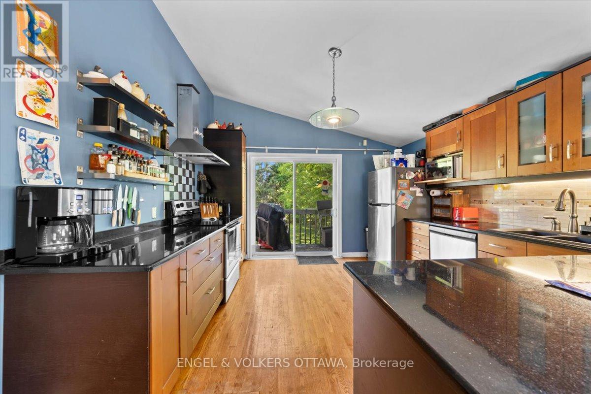 1712 ST. BARBARA STREET - 13