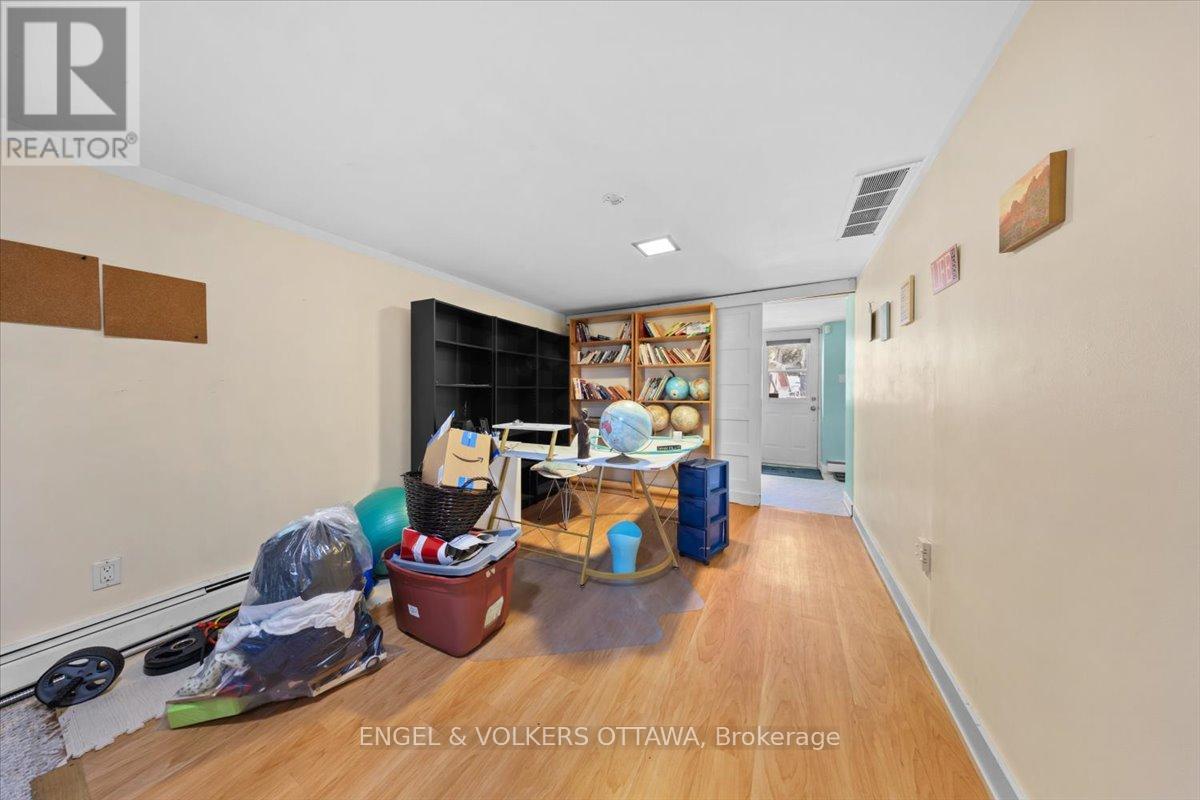 1712 ST. BARBARA STREET - 25