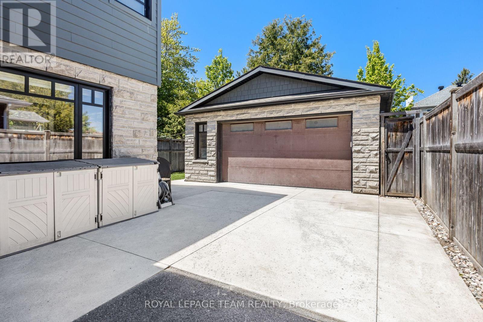 87 HELENA STREET - 38