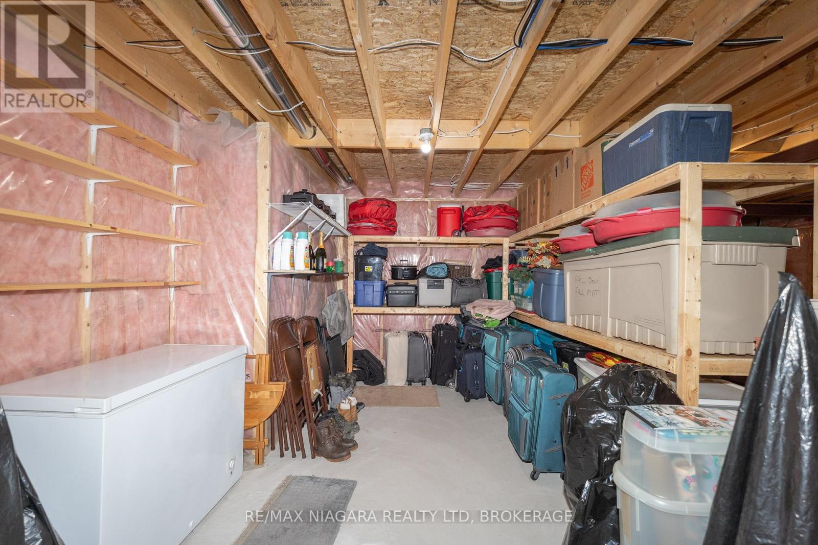 3270 THUNDER BAY ROAD - 34