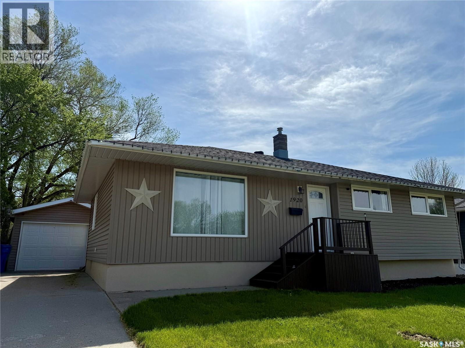 1920 Dyer ROAD - 1
