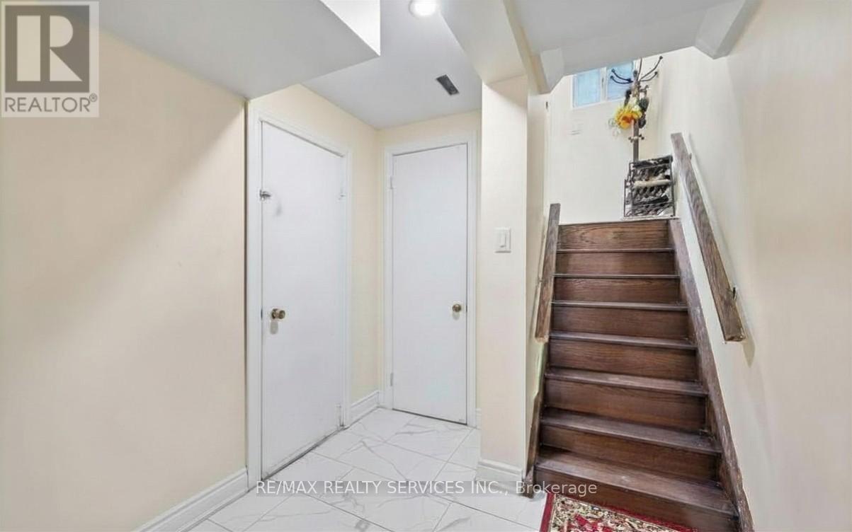 #124 124 BARONWOOD COURT - 25