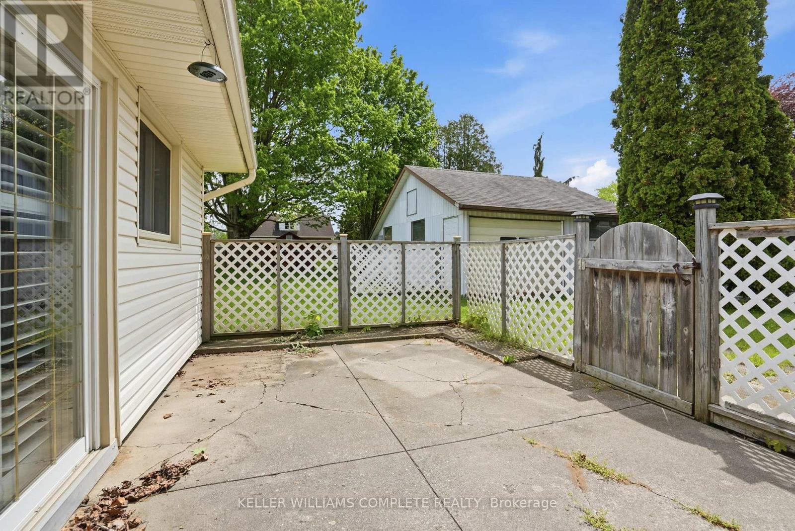 6 STEWART DRIVE - 23