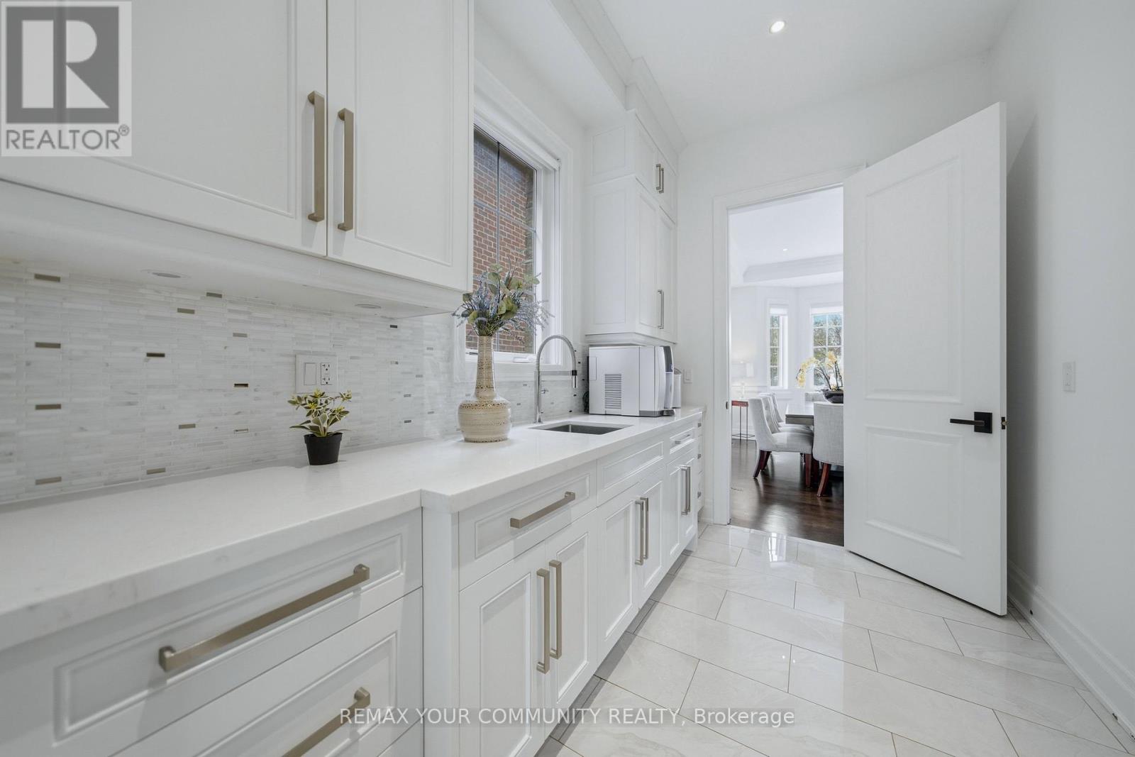 116 FRONTENAC AVENUE - 12