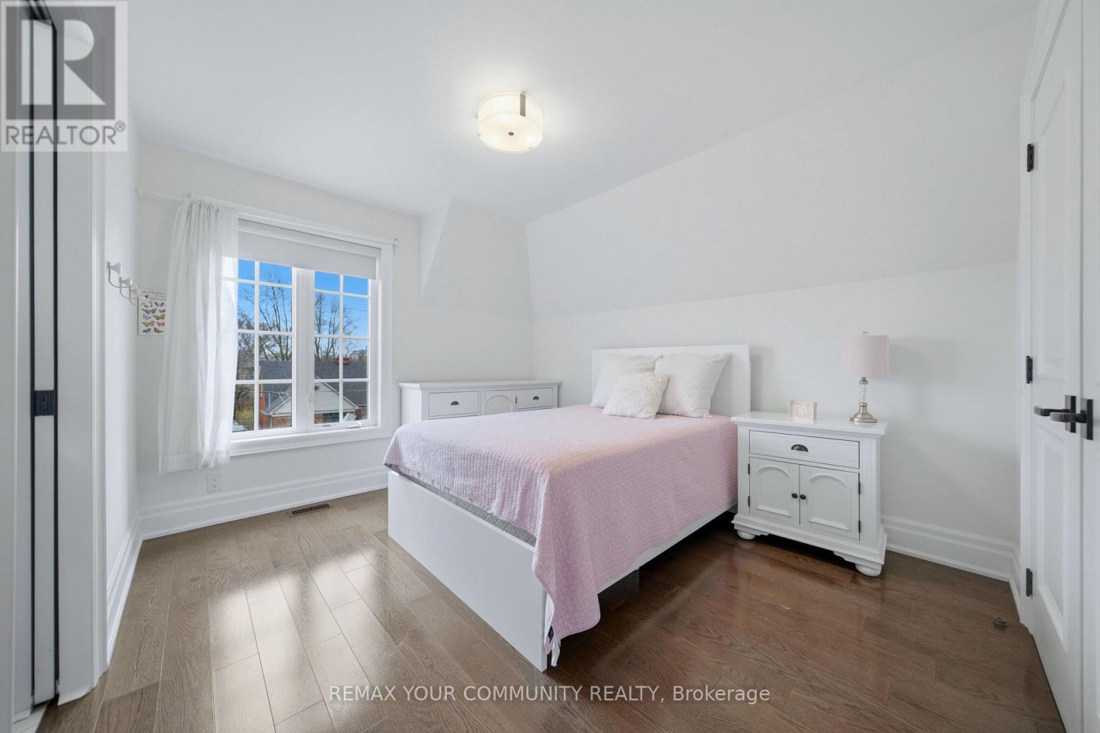 116 FRONTENAC AVENUE - 30