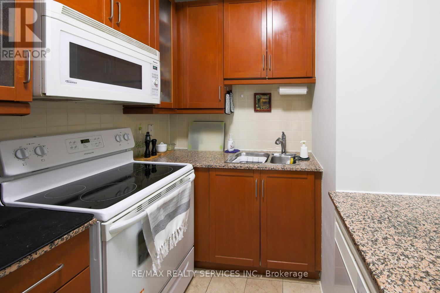 #1215 60 BYNG AVENUE - 15