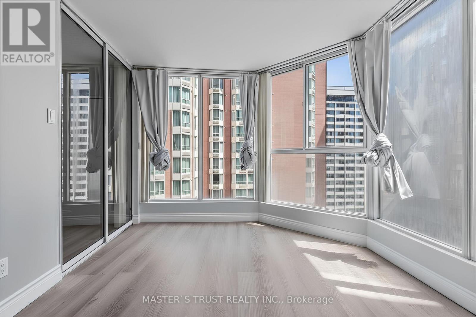 #1702 55 CENTRE AVENUE - 15