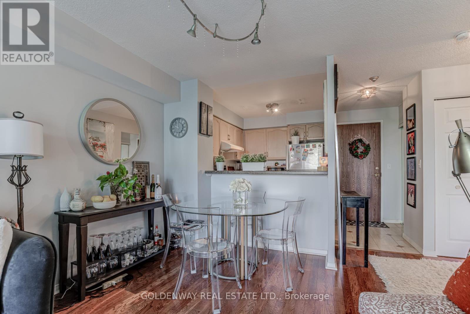 #402 18 PEMBERTON AVENUE - 12